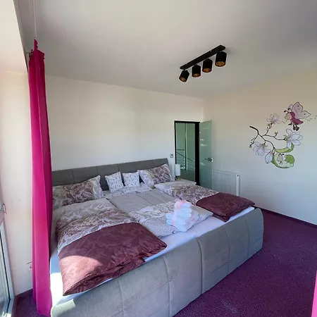 Villawanderlux Holiday home *
